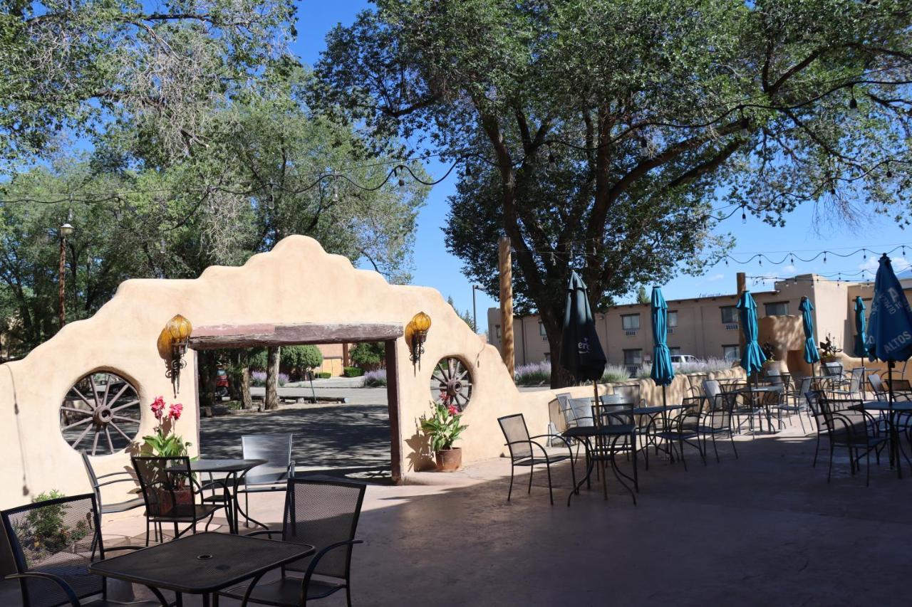 Sagebrush Inn & Suites Taos Ngoại thất bức ảnh